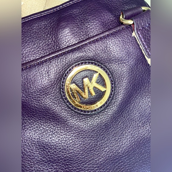 MK Michael Kors Authentic Plum Purple CrossBody Canvas Adjustable Strap - Picture 4 of 5